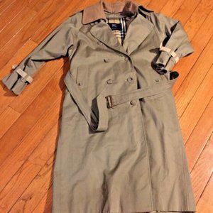 Burberry belted Trench Coat with  removable lining